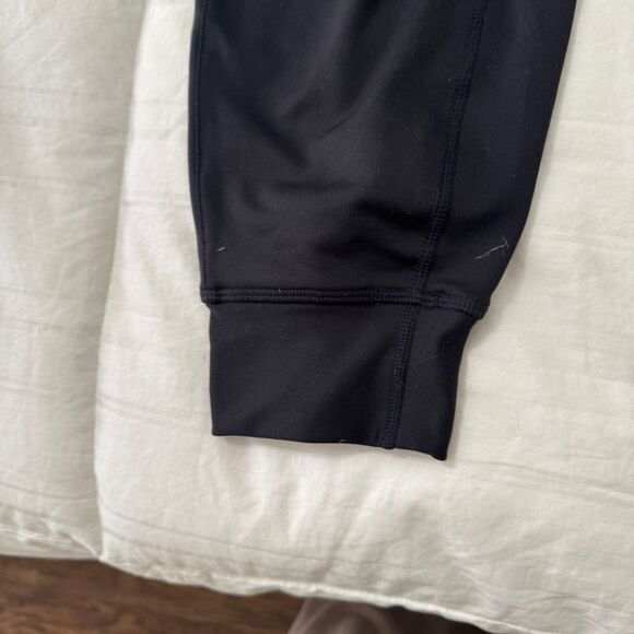 Fabletics on the go cold weather joggers in black. Size small- NWOT - Picture 9 of 10